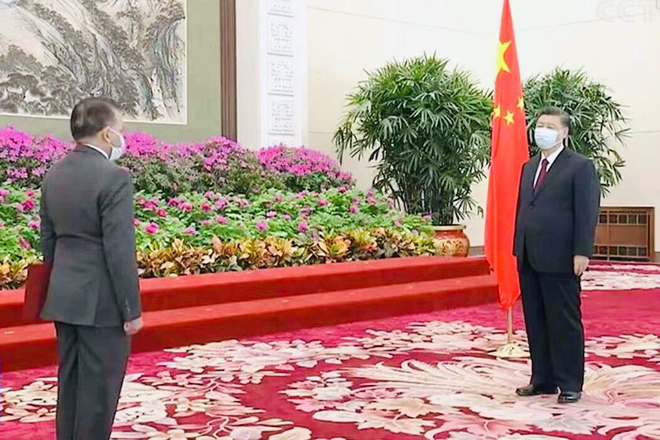 Palitha Kohona formally presents Credentials to Chinese President
